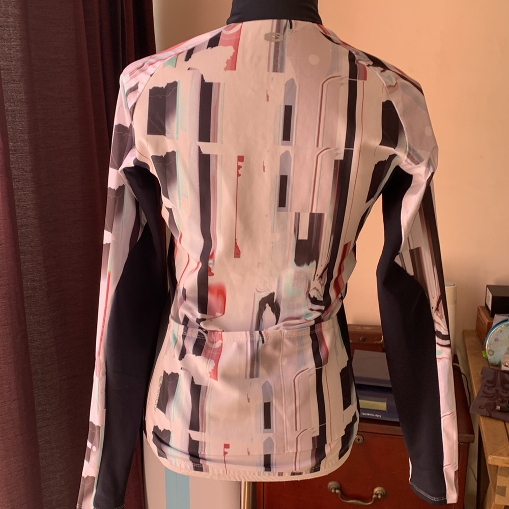 Sugoi Cycle Jacket - image 2